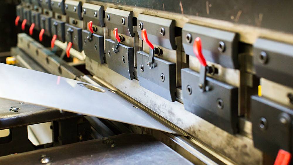 制作钣金加工项目都有哪些基础设备？-必一体育-中国一站式服务平台